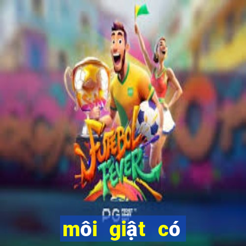 môi giật có điềm gì