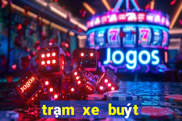 trạm xe buýt gần đây